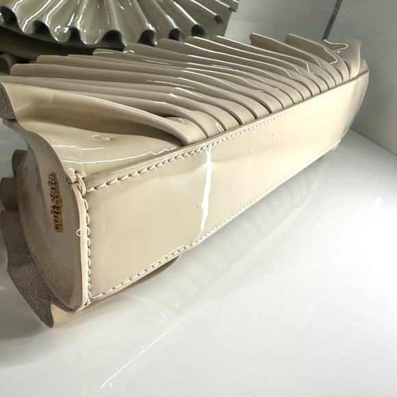 Cult Gaia Nala Clutch - Picture 5 of 8